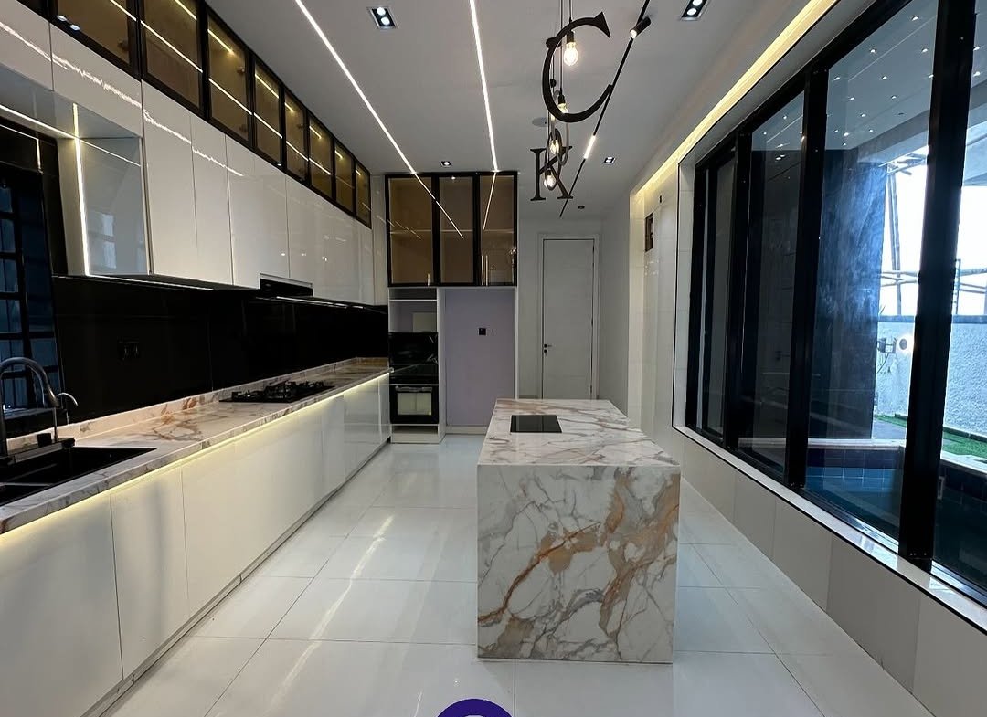 ▪️HOUSE TYPE_ Contemporary 5 bedroom Fully duplex with Swimming pool BQ‼️__📍LOCATION_ Ajah_ Lekki Lagos.__▪️PRICE_ N285 Million Naira‼_4