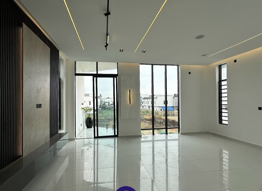 ▪️HOUSE TYPE_ Contemporary 5 bedroom Fully duplex with Swimming pool BQ‼️__📍LOCATION_ Ajah_ Lekki Lagos.__▪️PRICE_ N285 Million Naira‼_6