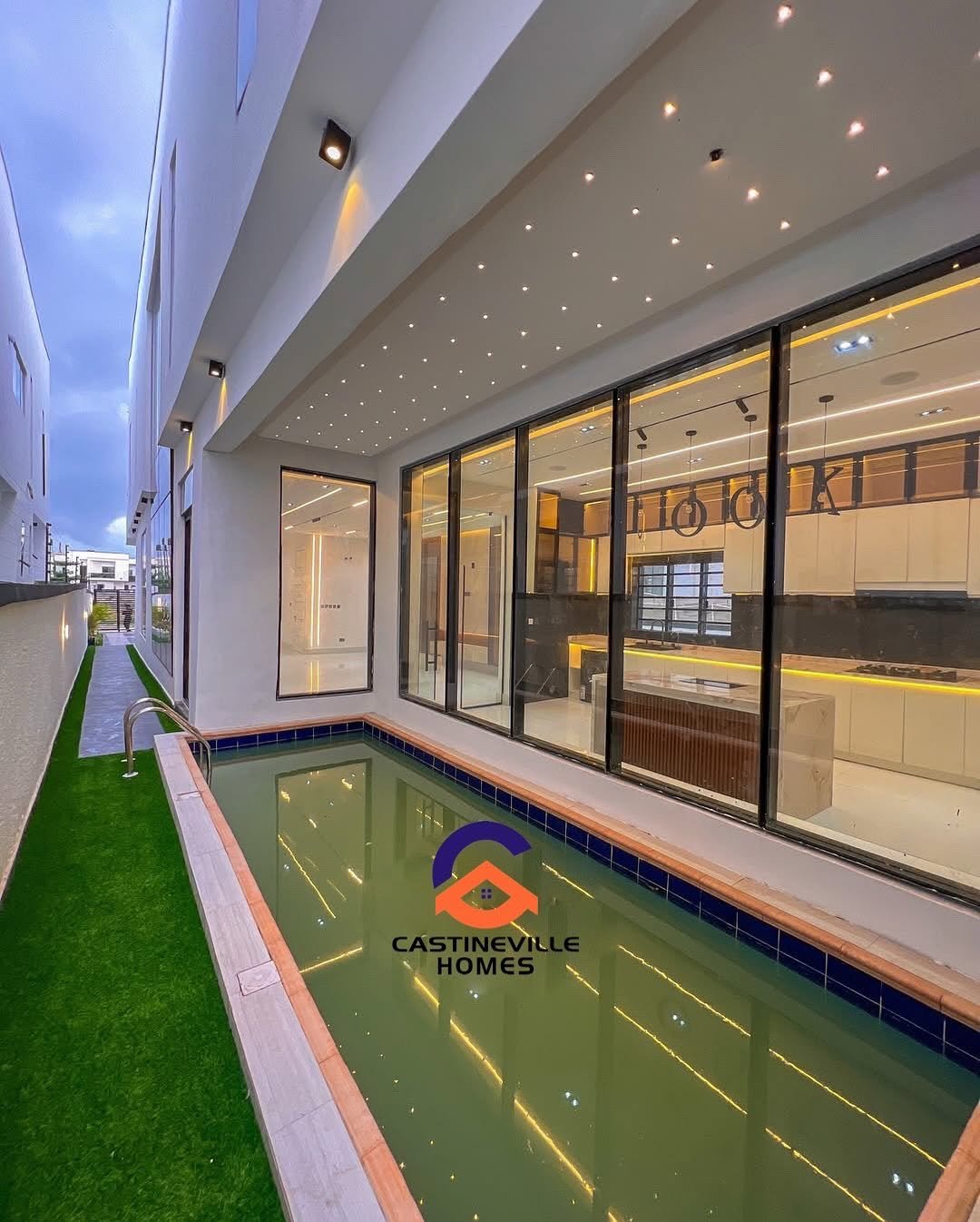 ▪️HOUSE TYPE_ Contemporary 5 bedroom Fully duplex with Swimming pool BQ‼️__📍LOCATION_ Ajah_ Lekki Lagos.__▪️PRICE_ N285 Million Naira‼_9