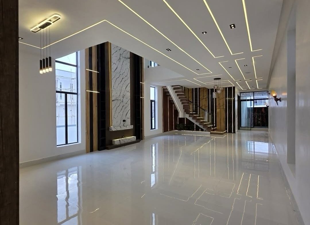 STILL SELLING‼️__HOUSE TYPE_ Contemporary 5 bedroom Fully duplex with Swimming pool BQ‼️__📍LOCATION_ Ajah_ Lekki Lagos.__▪️PRICE_ N300 Mil_2