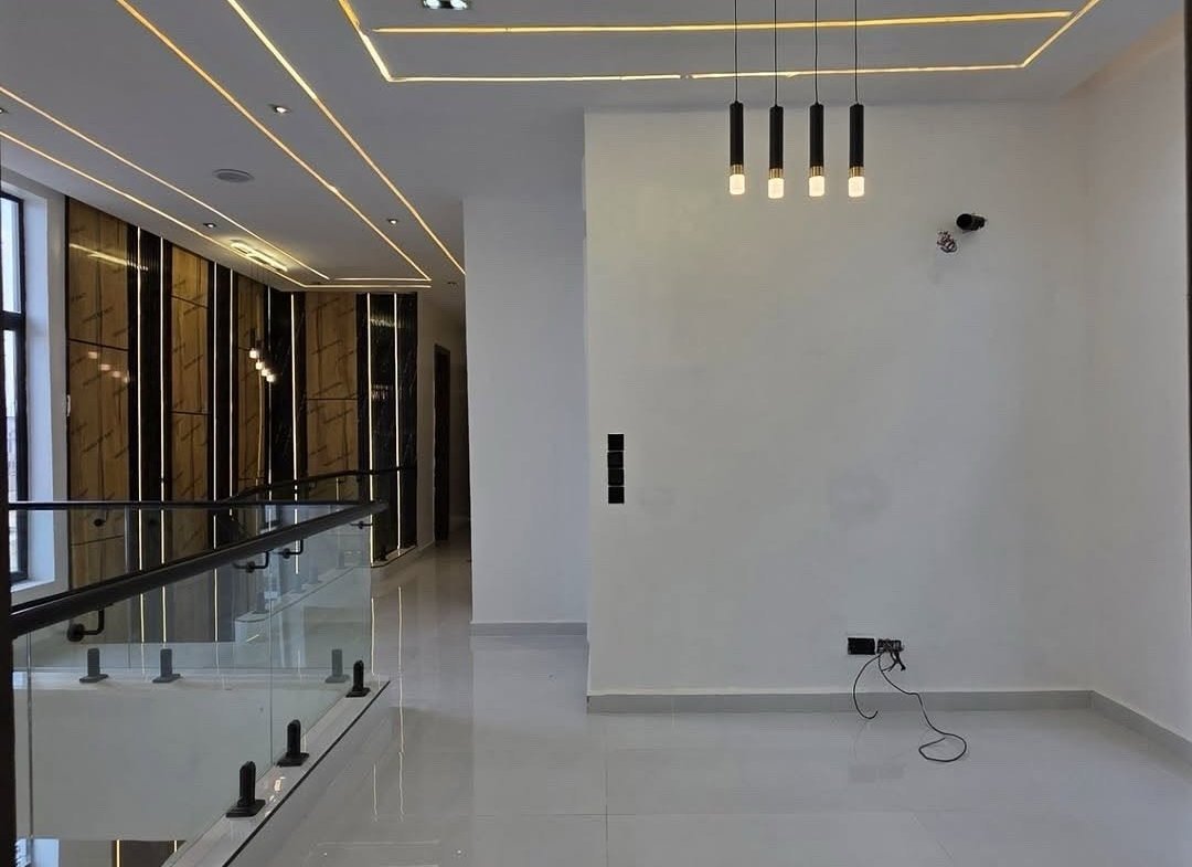 STILL SELLING‼️__HOUSE TYPE_ Contemporary 5 bedroom Fully duplex with Swimming pool BQ‼️__📍LOCATION_ Ajah_ Lekki Lagos.__▪️PRICE_ N300 Mil_5