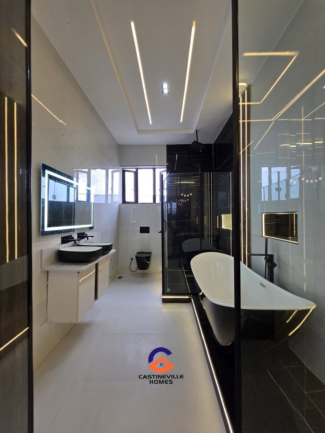 STILL SELLING‼️__HOUSE TYPE_ Contemporary 5 bedroom Fully duplex with Swimming pool BQ‼️__📍LOCATION_ Ajah_ Lekki Lagos.__▪️PRICE_ N300 Mil_8