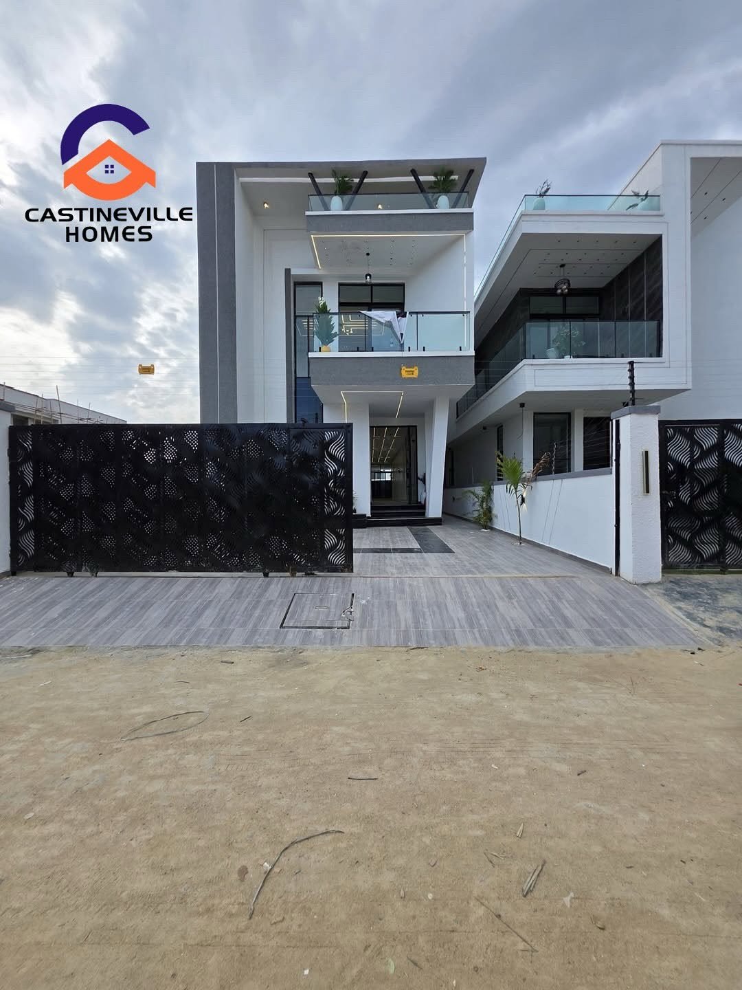 STILL SELLING‼️__HOUSE TYPE_ Contemporary 5 bedroom Fully duplex with Swimming pool BQ‼️__📍LOCATION_ Ajah_ Lekki Lagos.__▪️PRICE_ N300 Mill(