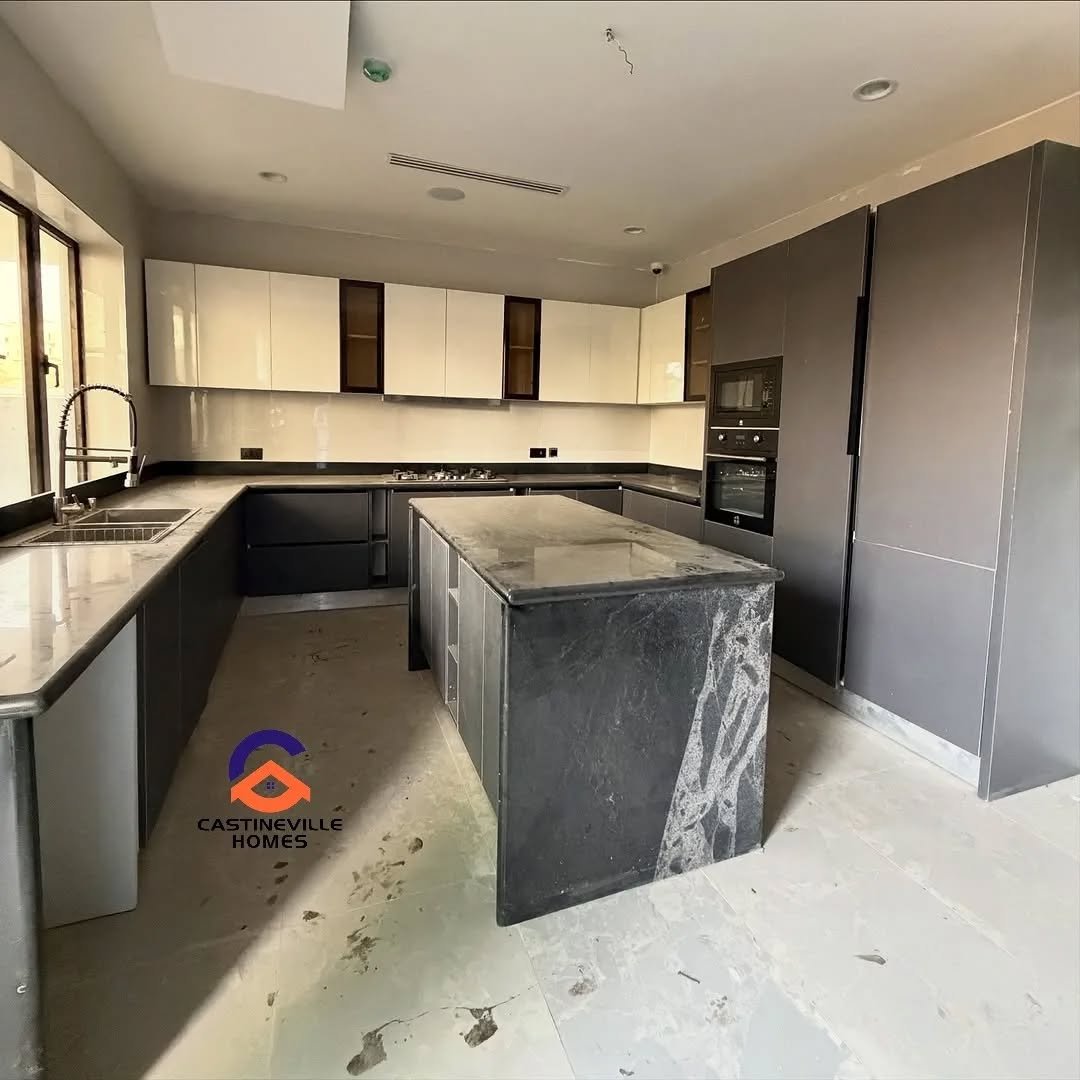 New listing __Newly constructed 4bedrooms terrace with a 1bedroom attached guest house available for sale.__Location_ 📍Apo – Abuja __Price_ 200M Naira _3