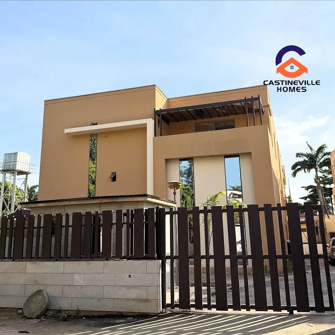 New listing __Newly constructed 5bedrooms fully detached duplex with 1room boys quarters available for sale.__Location_📍Maitama – Abuja __Price_ 2B Nai_1
