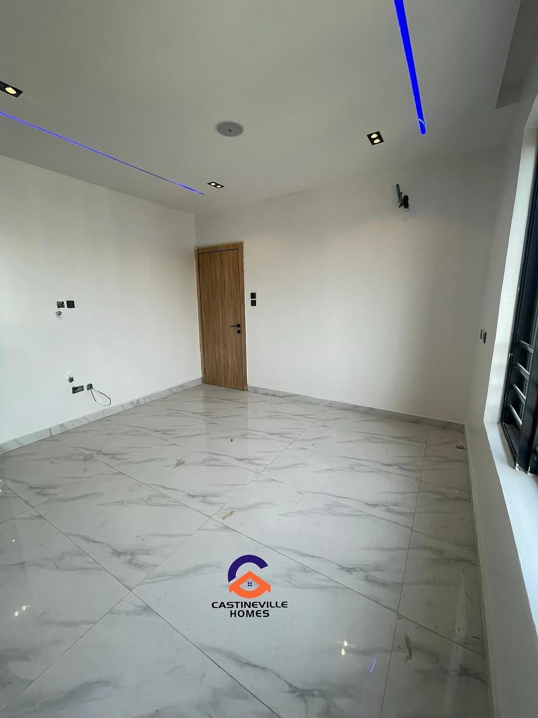 SPACIOUS 2 BEDROOM APARTMENTS FOR SALE WITH BQ 🏠🏠__(AREA IS PERFECT FOR SHORTLET ‼️‼️__Price_ 280Million‼️__Location _ LEKKI PHASE 1‼(_5