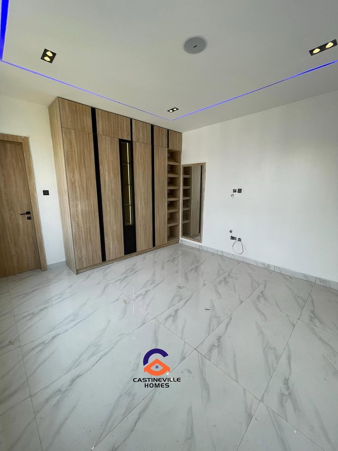 SPACIOUS 2 BEDROOM APARTMENTS FOR SALE WITH BQ 🏠🏠__(AREA IS PERFECT FOR SHORTLET ‼️‼️__Price_ 280Million‼️__Location _ LEKKI PHASE 1‼(_7