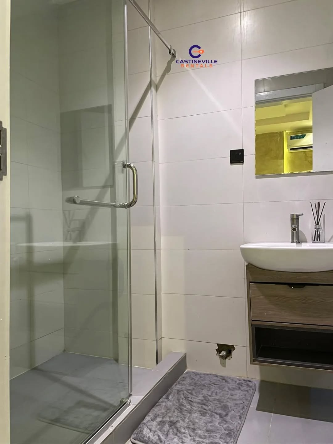 This beautiful Fully Furnished 2 Bedroom Apartment is available for rent__FEATURES_ __Fully Serviced __ Spacious __ Treated water__ Microwave__ oven__ H_10