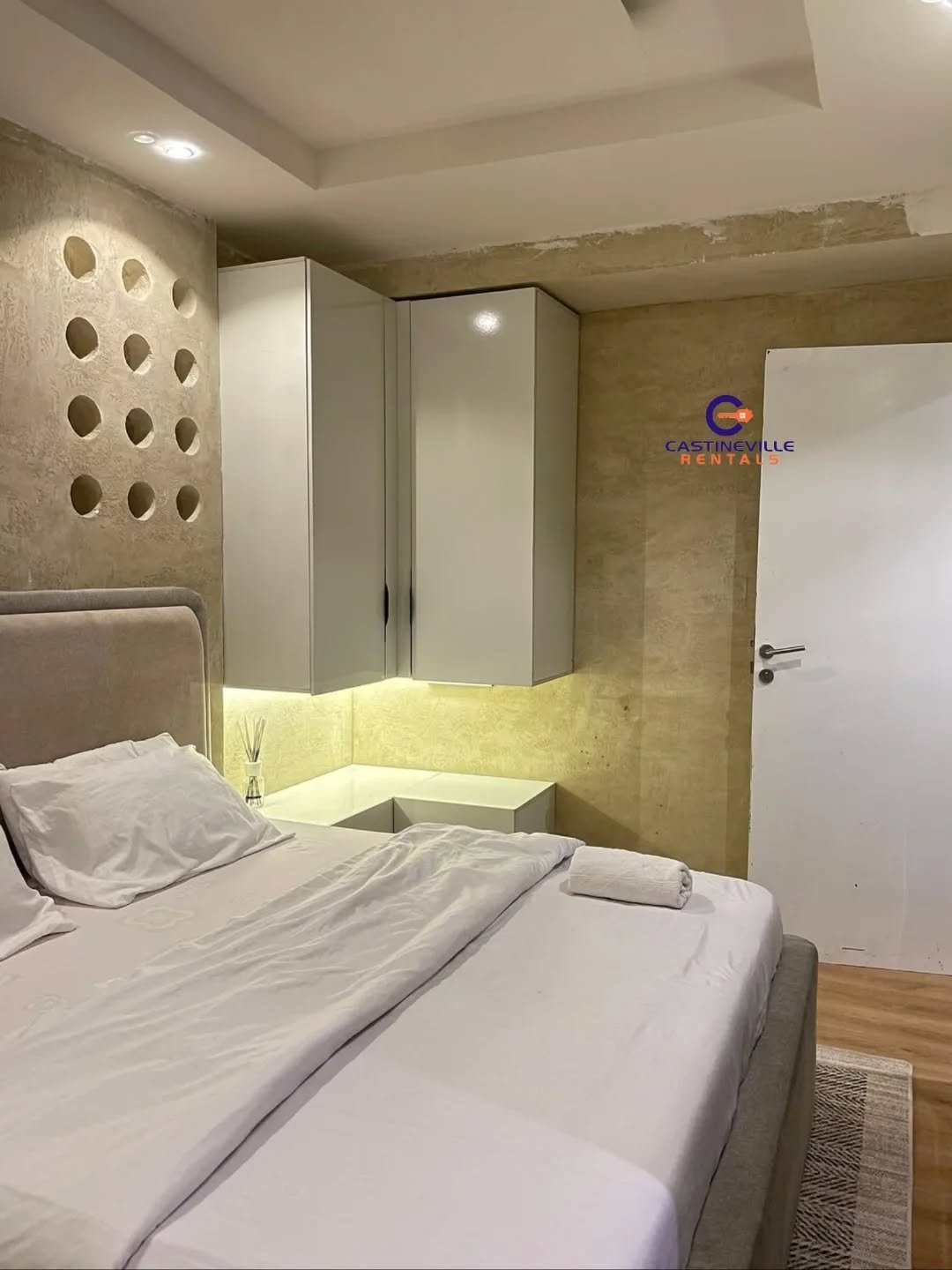 This beautiful Fully Furnished 2 Bedroom Apartment is available for rent__FEATURES_ __Fully Serviced __ Spacious __ Treated water__ Microwave__ oven__ He_7