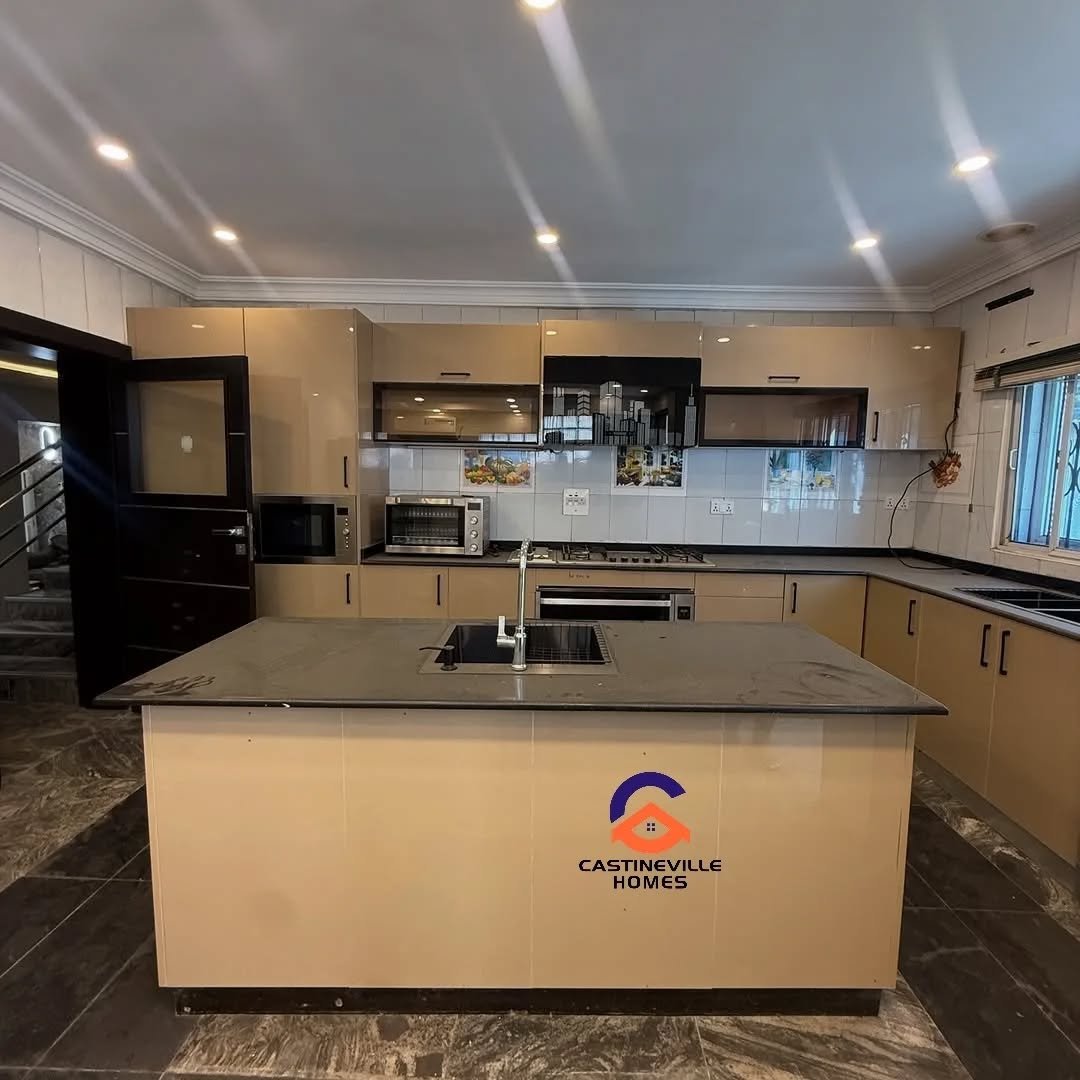 New listing __Fully gated 5bedrooms semi detached duplex 2room boys quarters available for sale __Location_📍Maitama – Abuja ( Inside an estate )__Price_6